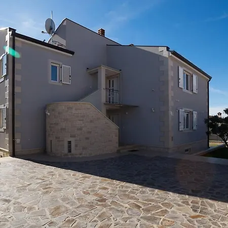 Apartamento Solaris Deluxe With Pool View - 3 Bedrooms *