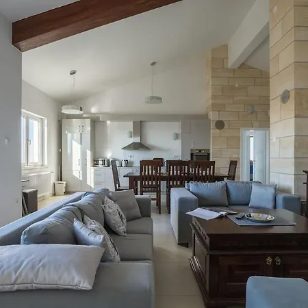 Solaris Deluxe With Pool View - 3 Bedrooms *