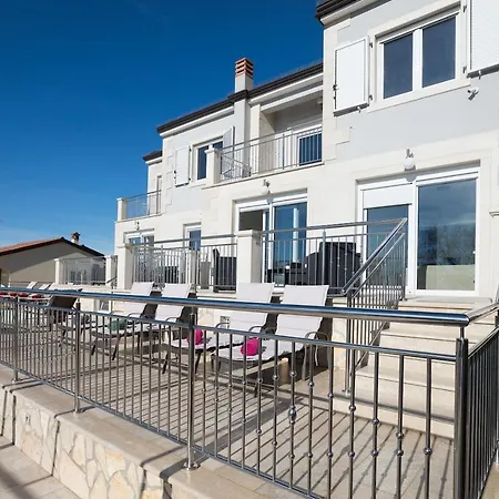 Solaris Deluxe With Pool View - 3 Bedrooms