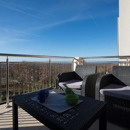 Apartamento Solaris Deluxe With Pool View - 3 Bedrooms