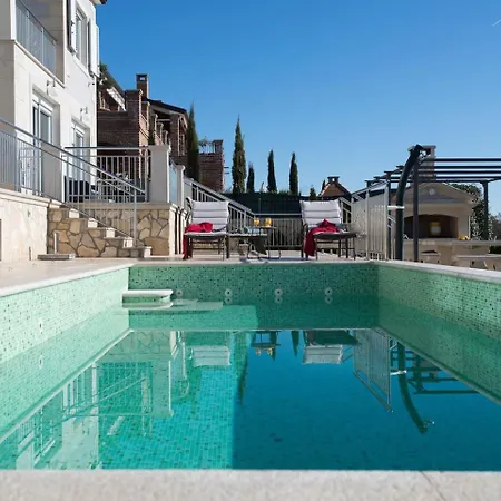 Apartamento Solaris Deluxe With Pool View - 3 Bedrooms Kaštelir