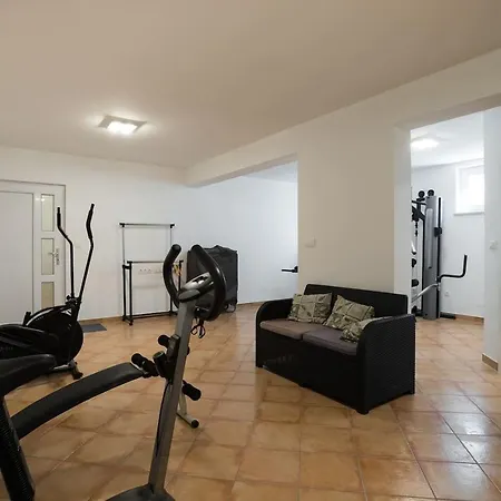 Apartamento Solaris Deluxe With Pool View - 3 Bedrooms Kaštelir
